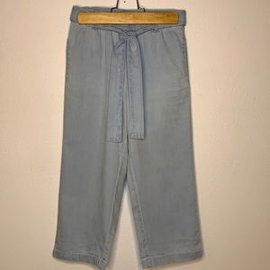 Light Denim Girls Capri Pants (kids)